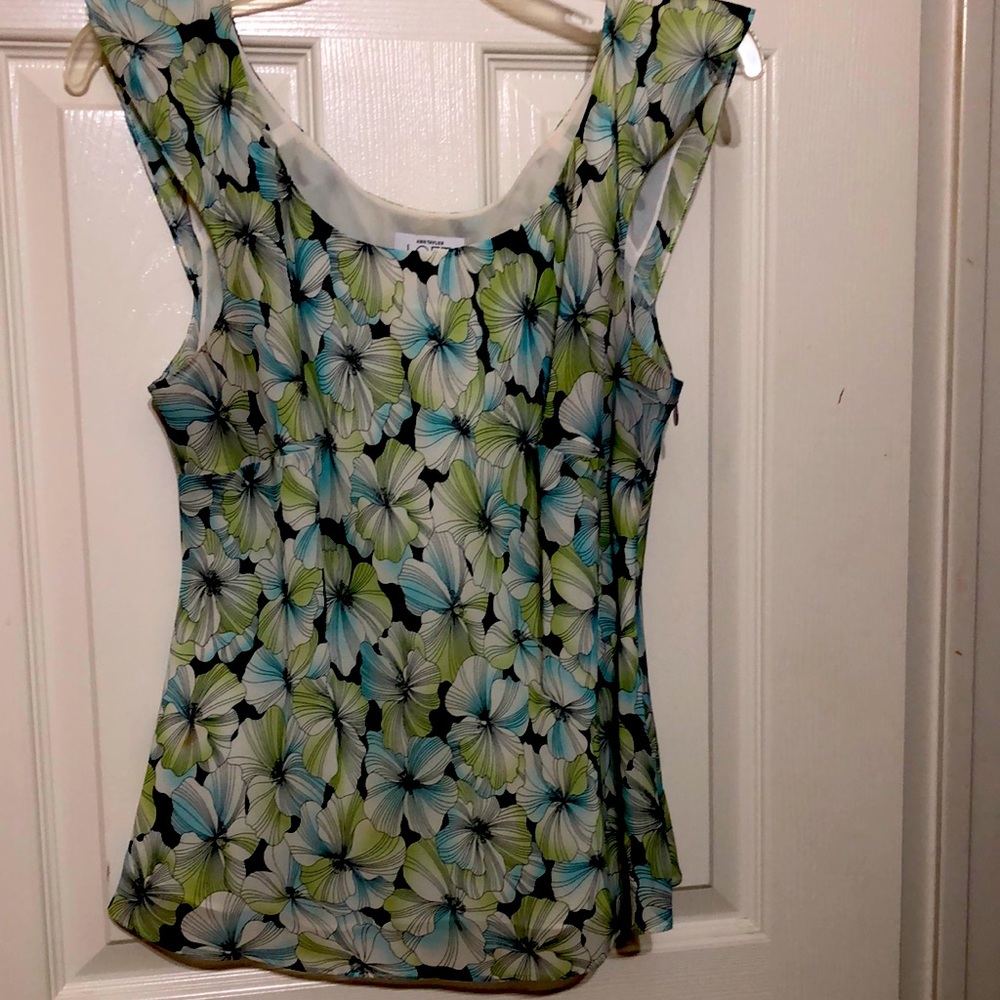 Sleeveless blouse